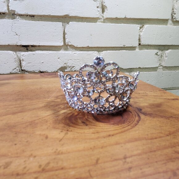 New Womens/Girls Small Rhinestoned Princess Crown - Picture 4 of 6